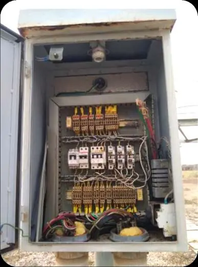 Caja KTP-89 con el cableado viejo, antes