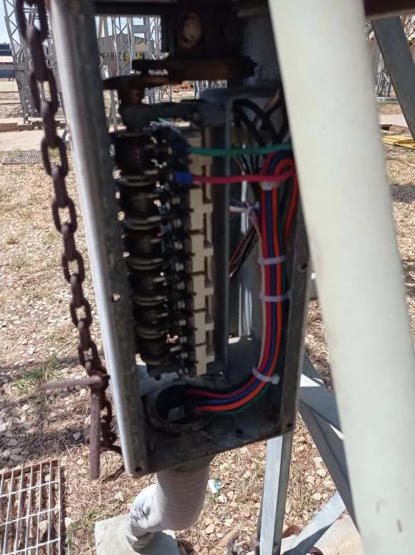 Mando del seccionador K-2024 recableado