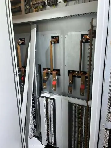 Tablero DC 138 con sus barras de cobre